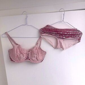 NWOT Victoria’s Secret Pink Sparkle Set, 32DD/ S